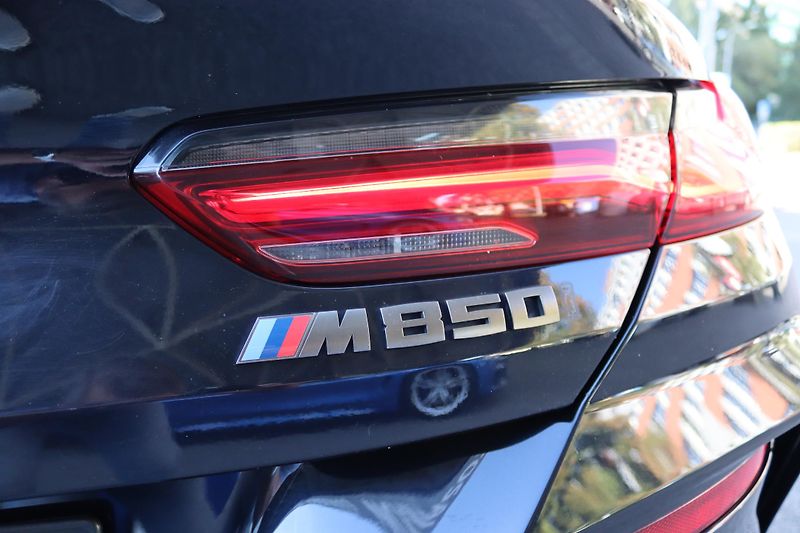 BMW Řada 8 BMW M850i xDrive Coupe - fotka 16 z 60