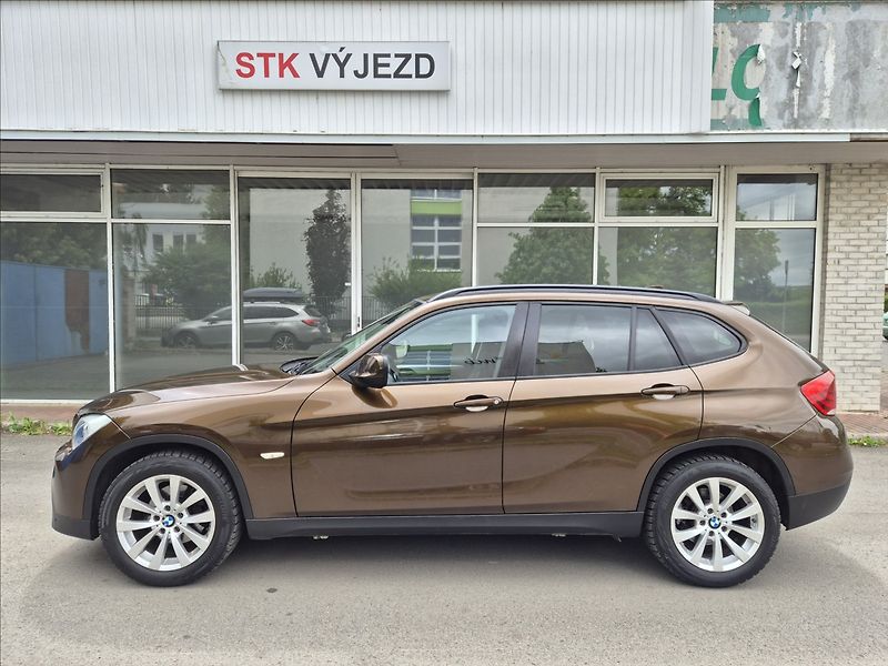 BMW X1 xDrive 20d AT*nove ROZVODY - fotka 8 z 25