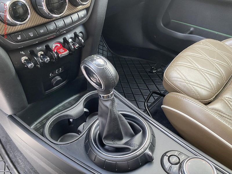 Mini Countryman (2017) 2.0 D 4x4, AT, navi, park - fotka 16 z 21
