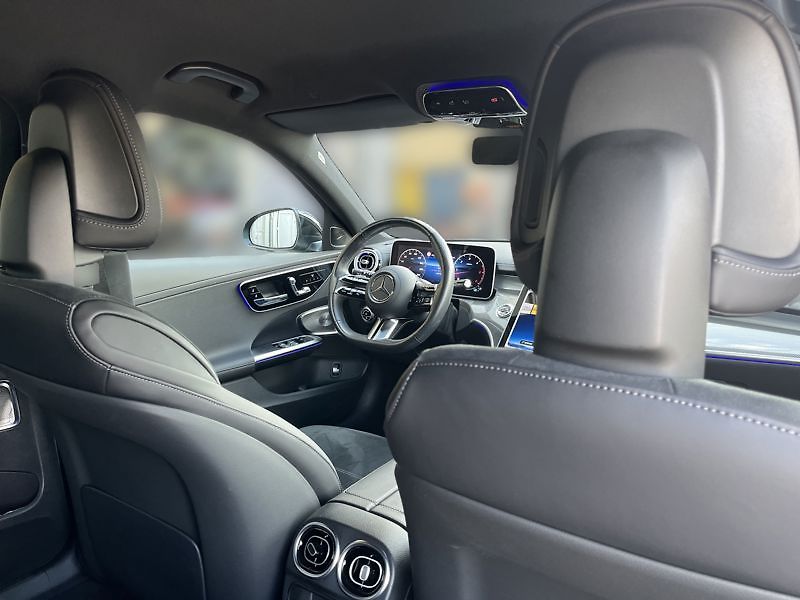 Mercedes-Benz Třídy C 220d 4MATIC AMG Style Edition - fotka 17 z 18