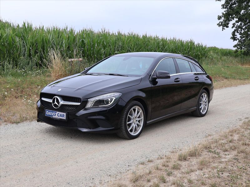 Mercedes-Benz CLA 2,0 250 155kW 4Matic Xenon - fotka 3 z 27