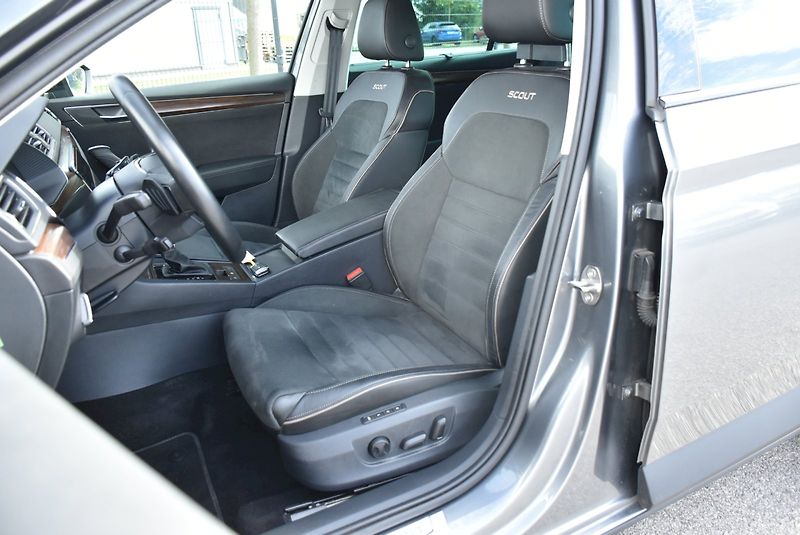 Škoda Superb (2024) Scout 2.0 TSI 206kW 4x4 DSG - fotka 22 z 34