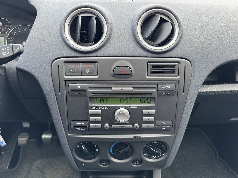 Ford Fusion (2010) 1.4i Style Klima Winter Paket - fotka 10 z 47