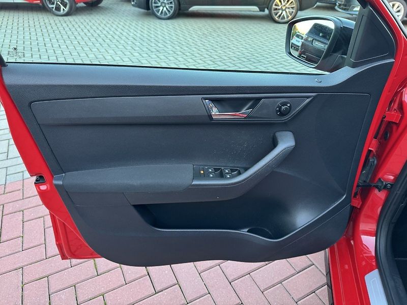 Škoda Fabia (2015) 1.2TSi Monte Carlo Panorama - fotka 27 z 49
