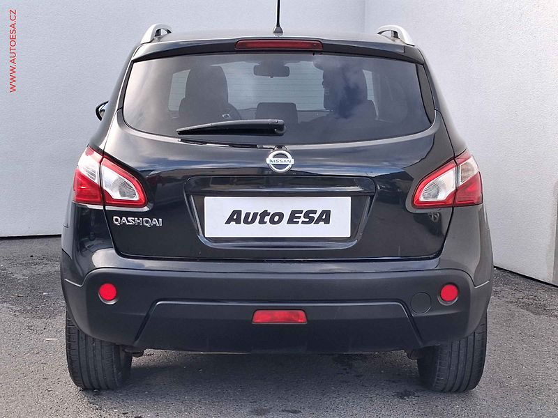 Nissan Qashqai (2012) 2.0 16V, Tekna, AT, xenon - fotka 5 z 21