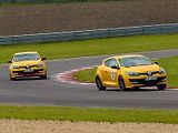 Rychlé Renaulty na Autodromu v Mostě.