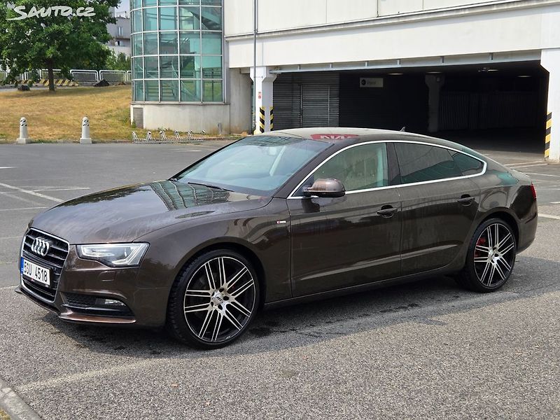 Audi A5 (2012) 2.0TDI Automat - necouvá - fotka 2 z 21