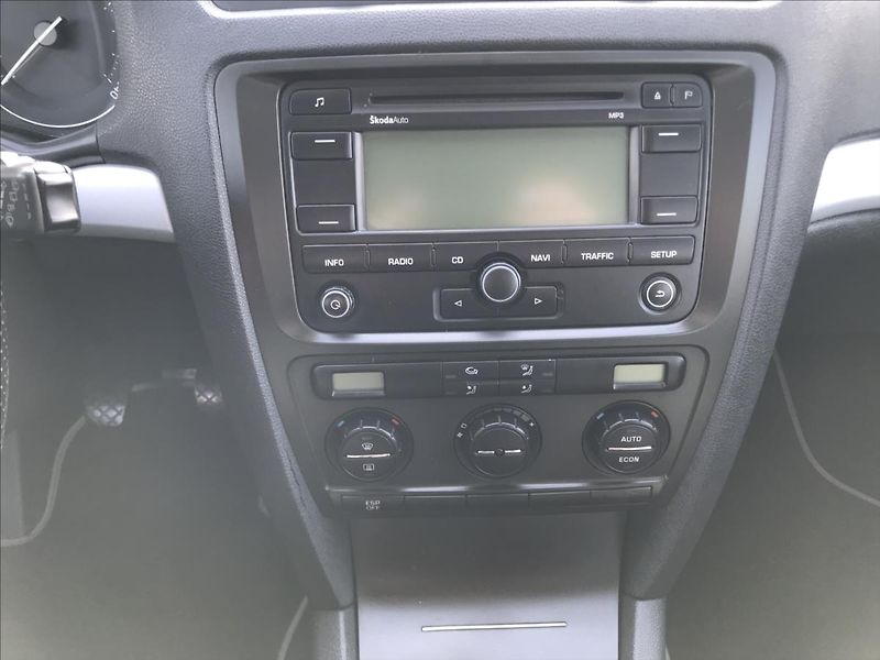 Škoda Octavia 2,0   Scout 4x4 - fotka 14 z 14