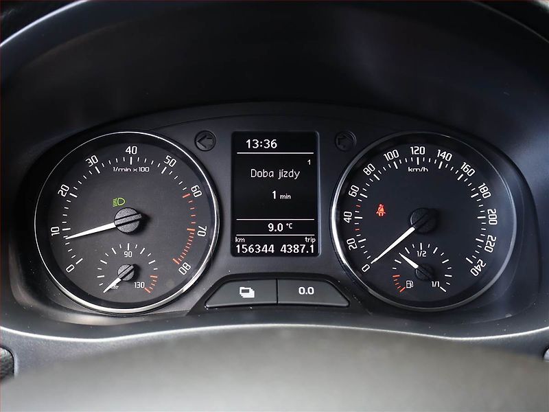Volvo V60 (2017) D3 2.0, Automat, Serv.kniha - fotka 8 z 17