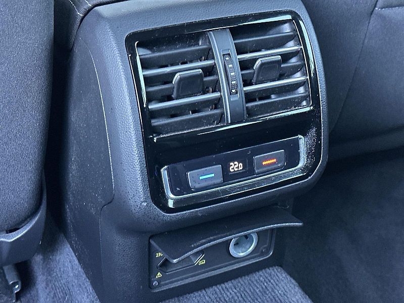 Volkswagen Passat (2018) Variant 2.0 TDI DSG Comfortlin - fotka 23 z 27