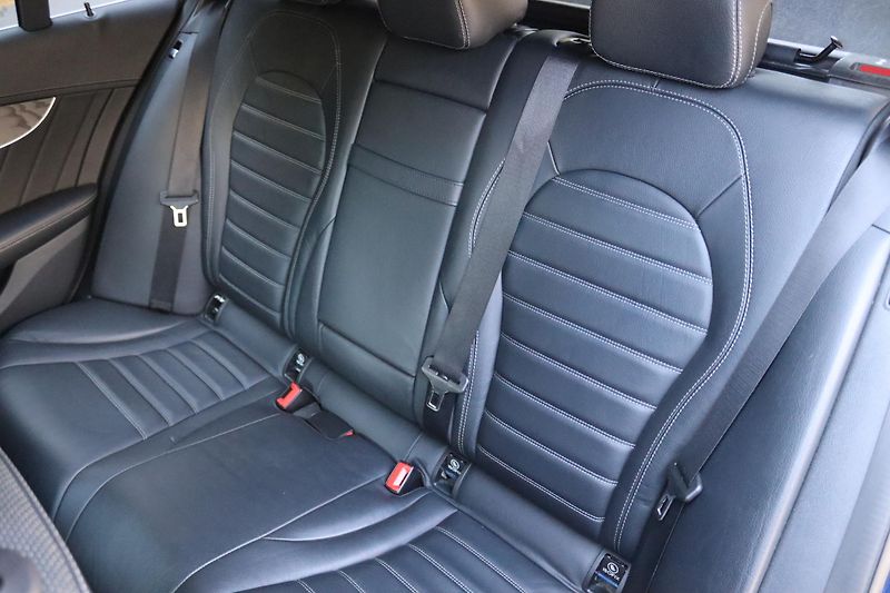 Mercedes-Benz Třídy C C 250 BLUETEC KOMBI AMG 150kW - fotka 40 z 49