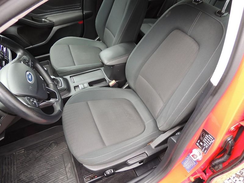 Ford Focus (2019) Combi 1.0i,92kw,ČR,1.majitel - fotka 31 z 49