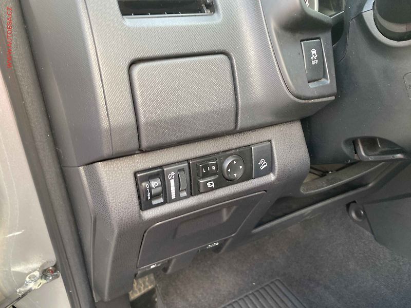 Isuzu D-Max (2017) 1.9D 4x4, ČR, AT, TZ, AC - fotka 15 z 17