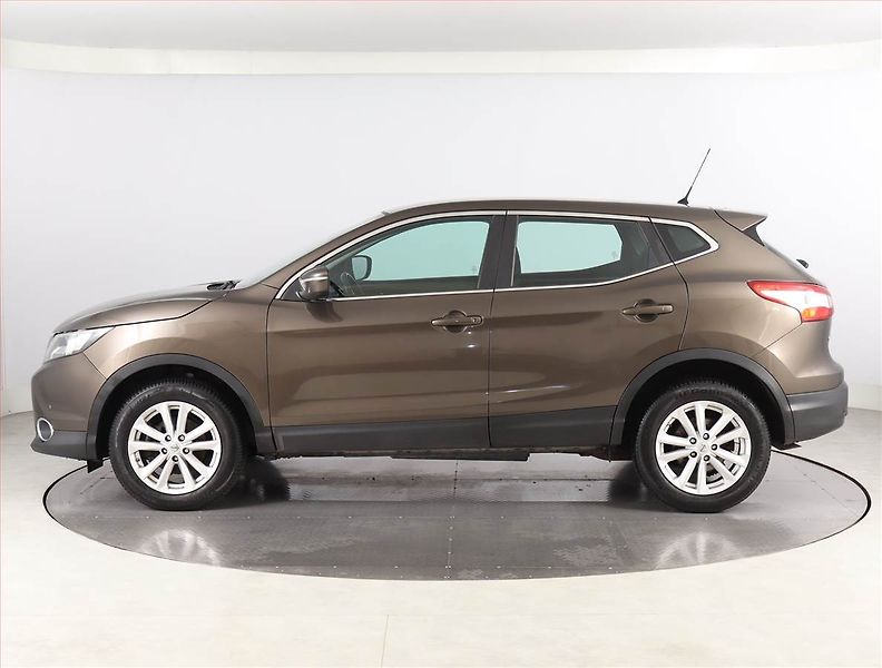 Nissan Qashqai (2014) Acenta 1.6 dCi, 4X4, ČR,1.maj - fotka 3 z 20