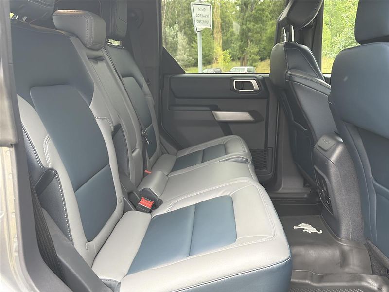 Ford Bronco 2,7 V6 AUT OUTER BANKS ČR - fotka 16 z 36