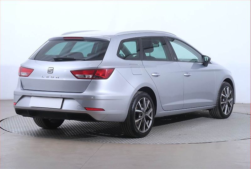 Seat Leon (2017) 1.6 TDI, Automat, Serv.kniha - fotka 5 z 25