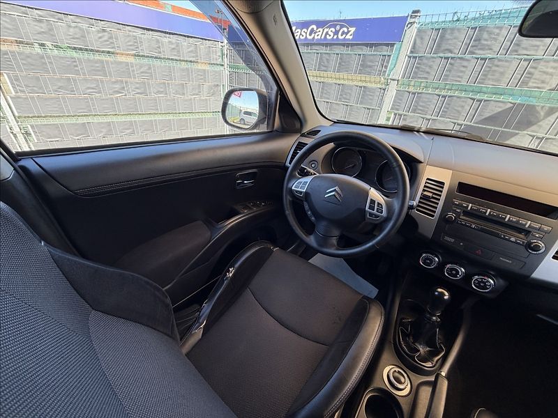 Citroën C-Crosser 2.2 HDi 4x4 - fotka 8 z 16