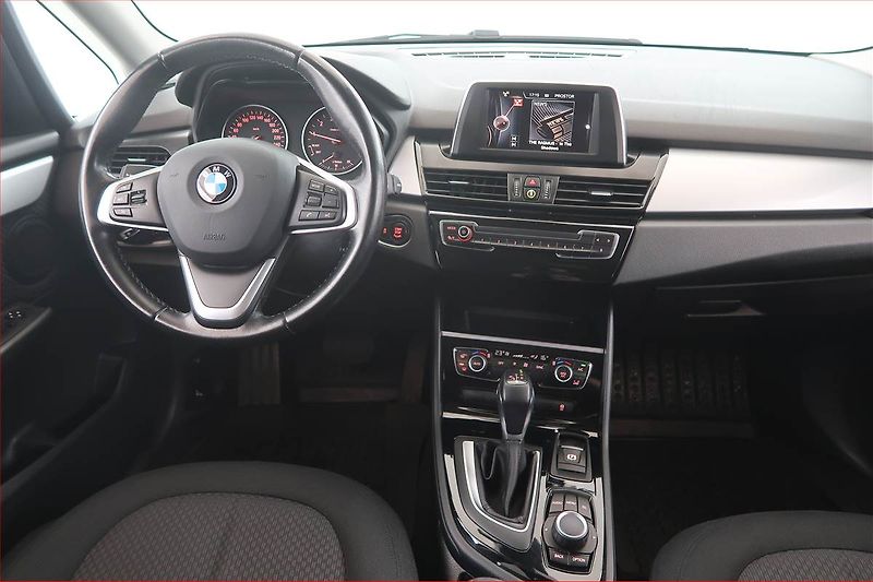 BMW Řada 2 (2016) 218i Active Tourer, Automat - fotka 7 z 18