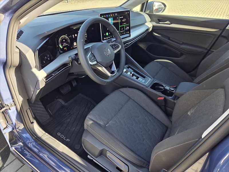 Volkswagen Golf 2,0 TDi 110kW DSG Tov.záruka Č - fotka 9 z 19