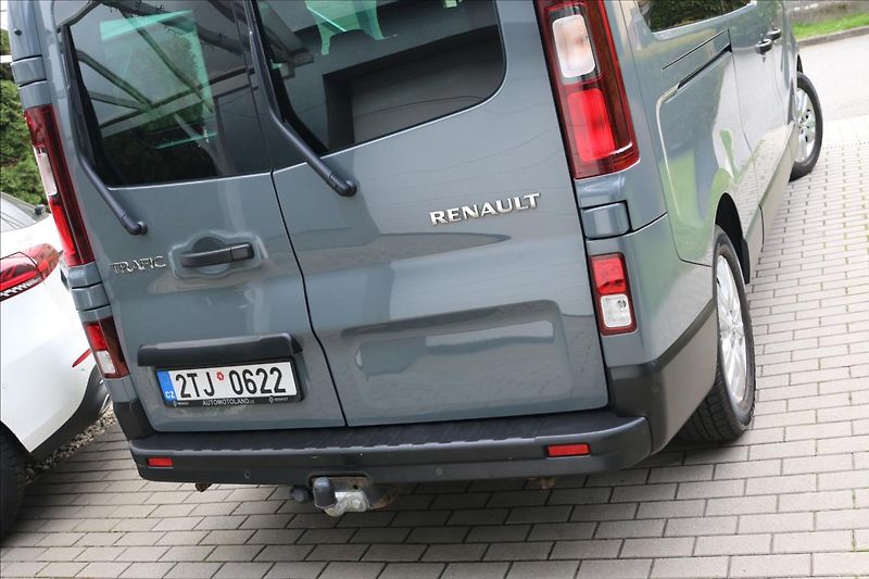 Renault Trafic 2,0 1.maj. ČR,DPH, 8míst - fotka 13 z 48