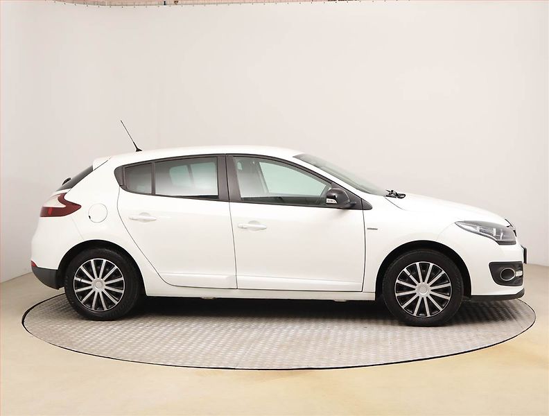 Renault Mégane (2015) 1.6 16V, Tempomat - fotka 6 z 19