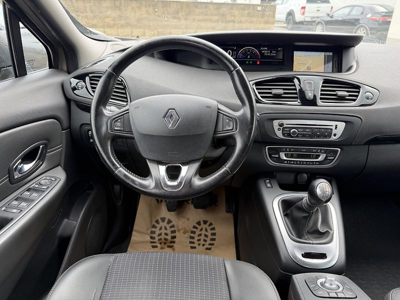 Renault Grand Scénic  1.6 16V Expression 7STR - fotka 10 z 23