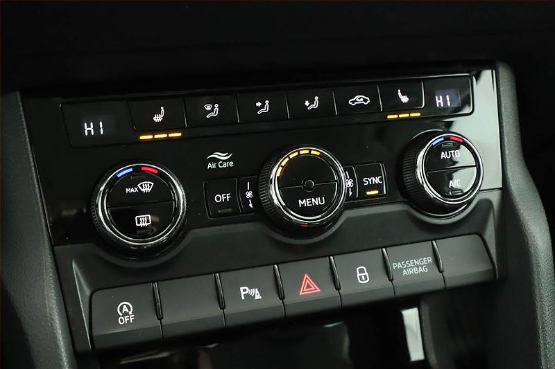 Škoda Karoq (2019) Style 1.6 TDI, Automat - fotka 11 z 16