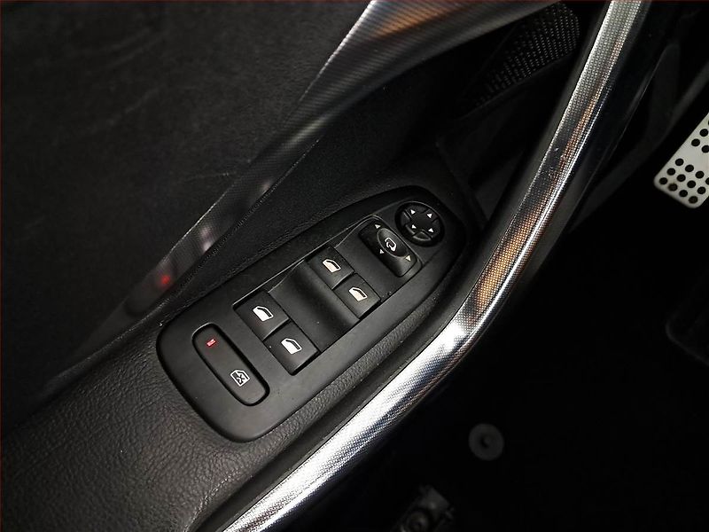 Peugeot 2008 (2014) 1.6 VTi, Navi, Tempomat - fotka 16 z 18