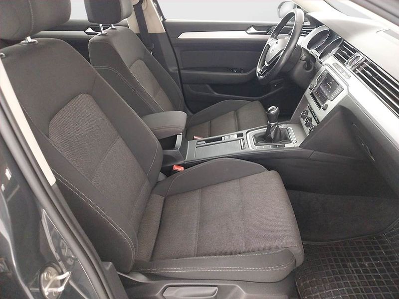 Volkswagen Passat (2016) Comfortline 1.6 TDI, Tempomat - fotka 9 z 20