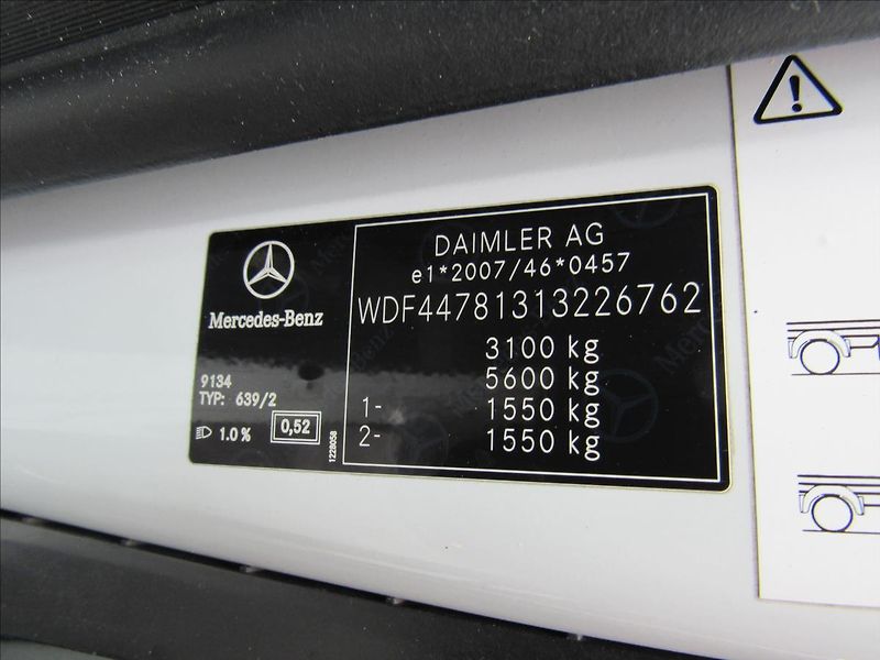 Mercedes-Benz Třídy V 2,1 V250 Avantgarde Long Autom - fotka 34 z 35
