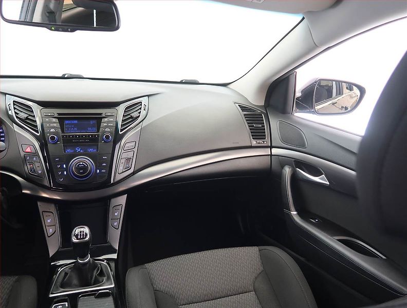 Hyundai i40 (2014) 1.7 CRDi, Serv.kniha, Tempomat - fotka 8 z 19