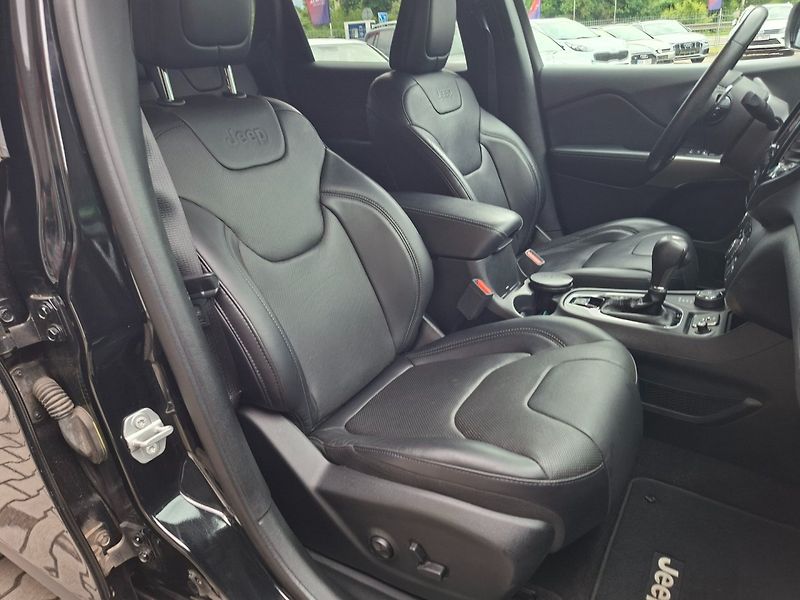 Jeep Cherokee (2019) 2.2M-JET 143kW 4X4 LIMITED - fotka 26 z 46