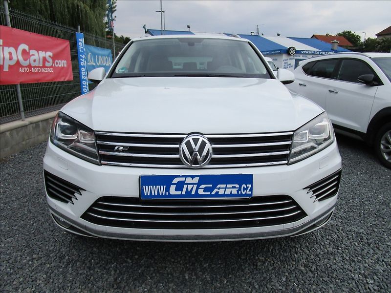 Volkswagen Touareg 3.0TDi V6  R-Line, 4x4, Bi-Xen - fotka 2 z 48
