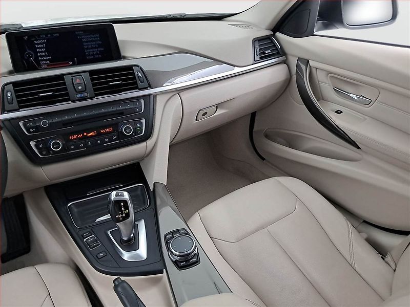 BMW Řada 3 (2014) 320 d xDrive, 4X4, Automat - fotka 8 z 23