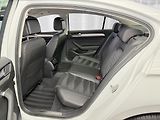 Volkswagen Passat 2.0TSI 200KW DSG 4MOTION R-LIN - náhled 10