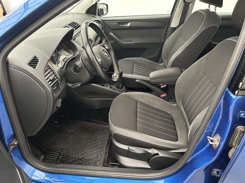 Škoda Fabia 1.0 TSI Style - fotka 7 z 25