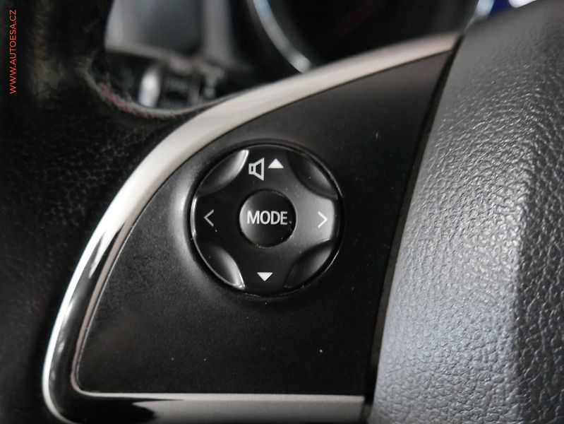 Mitsubishi ASX (2014) 1.8 Di-D 4x4, ČR, AC, tempo - fotka 14 z 20