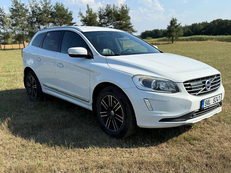 Volvo XC60 (2014) - fotka 3 z 12