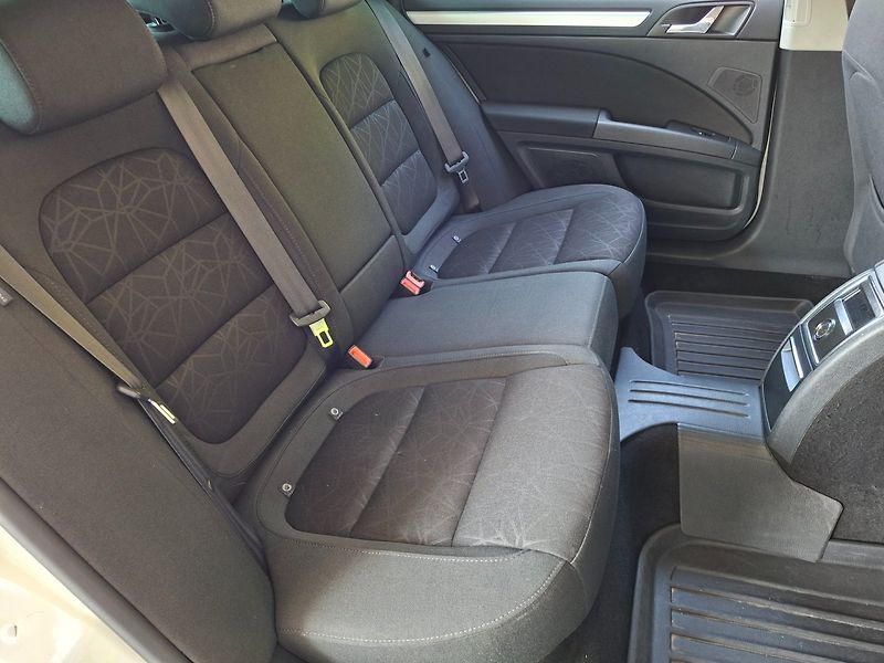Škoda Superb (2012) 2.0TDI 125kW 6MAN 4X4 - fotka 22 z 27