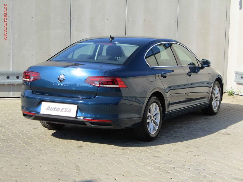 Volkswagen Passat (2020) 1.5 TSi, ČR, LED, park.čidla - fotka 4 z 20