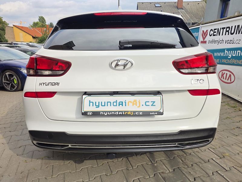 Hyundai i30 1.5-AUTOMAT-MILDHYBRID 48V - fotka 8 z 22