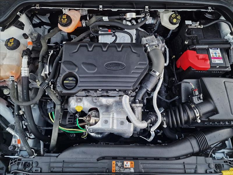Ford Focus 1.5TDCI Titanium,ČR,1.Majitel - fotka 41 z 46