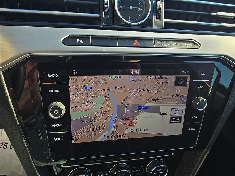 Volkswagen Passat B8 2,0TDi110KW COMFORTLINE - fotka 20 z 49