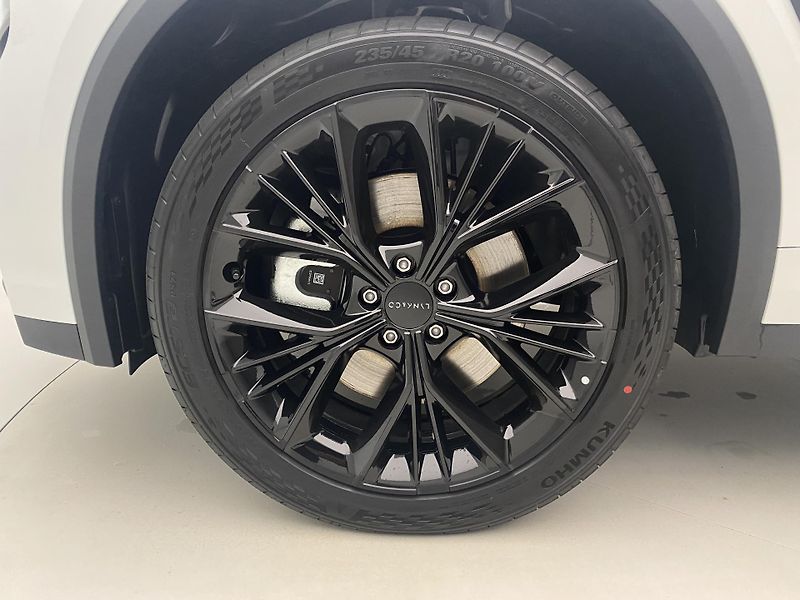 Lynk & Co 01 (2025) MORE PHEV AUT CZ 1.maj - fotka 21 z 61