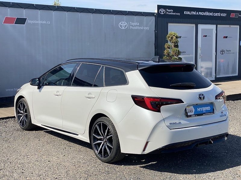 Toyota Corolla 2.0HEV, ČR, GR Sport, DPH - fotka 5 z 29