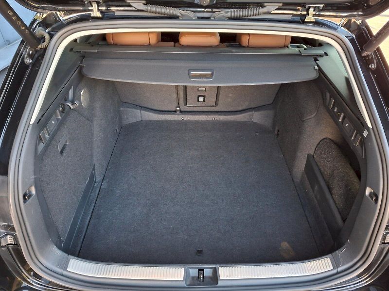 Škoda Superb (2024) Combi L&K DSG 2,0TDi 110kW - fotka 8 z 34