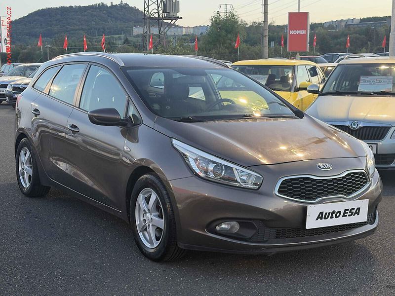 Kia Ceed (2014) 1.6 CRDi, ČR - fotografie inzerátu