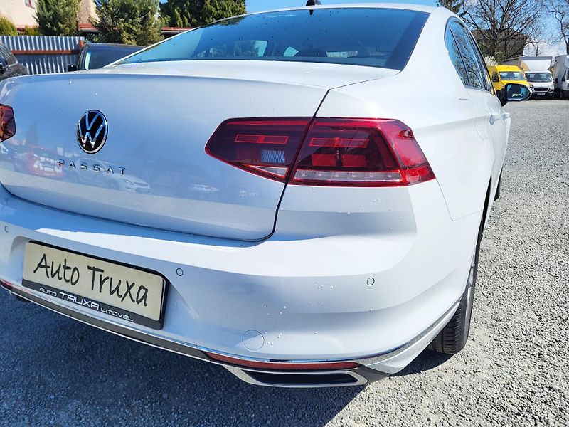 Volkswagen Passat SEDAN 2.0 TDi ELEGANCE *ČR - fotka 43 z 48