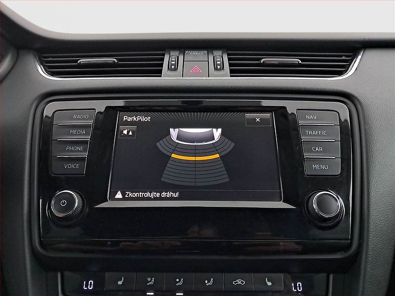 Škoda Octavia (2016) 2.0 TDI, Automat, Navi - fotka 20 z 20