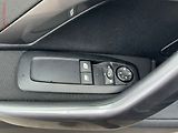 Peugeot 2008 (2017) 1.2 PT - náhled 11